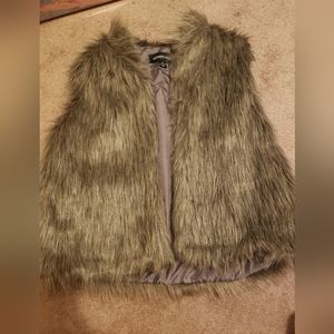 NWOT Audrey Lane Charcoal Grey Faux Fur Vest 1XL